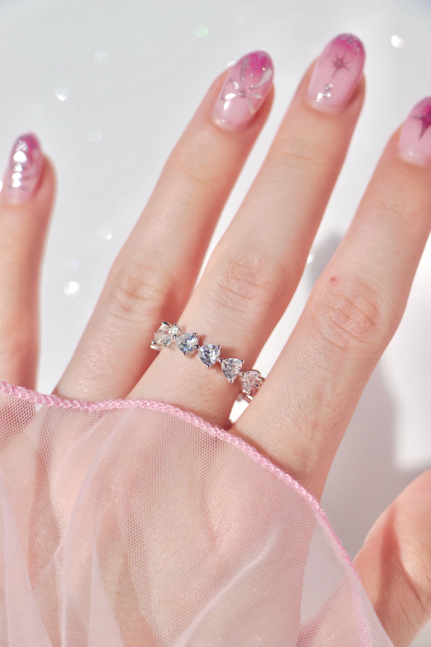 Glowing Hearts eternity band