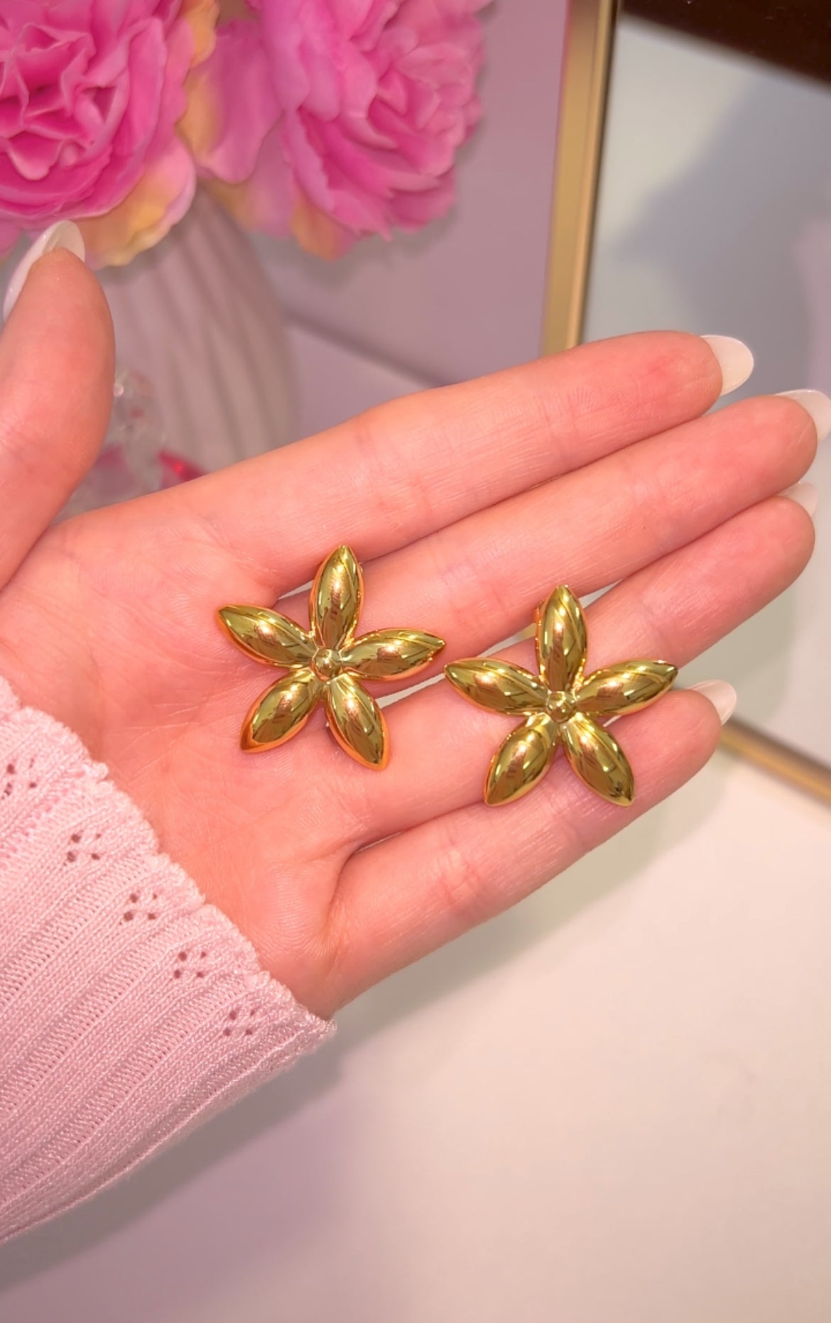 Plumeria studs