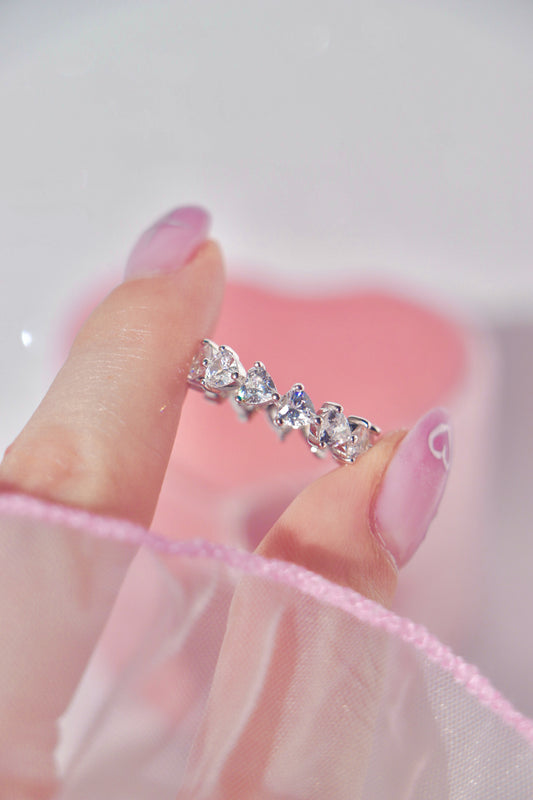 Glowing Hearts eternity band