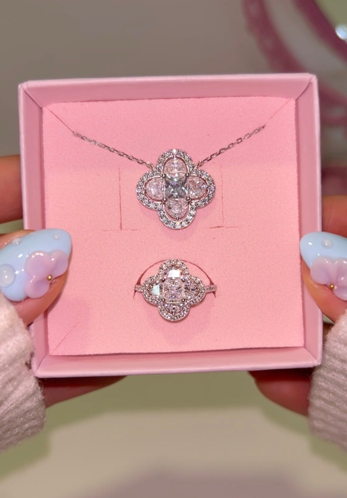 Clovelle set