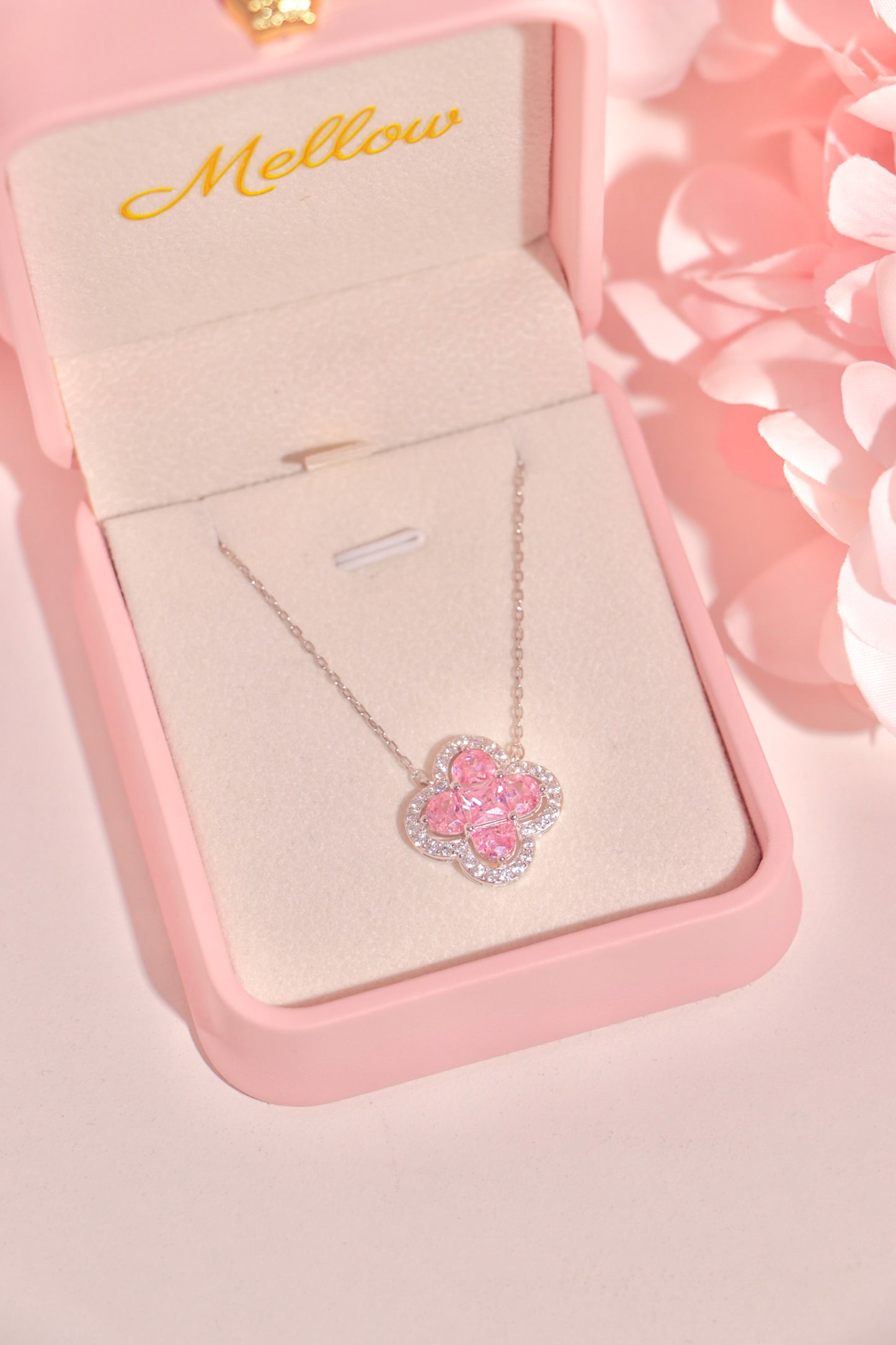 Clovelle necklace