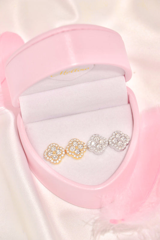 Clovisse studs