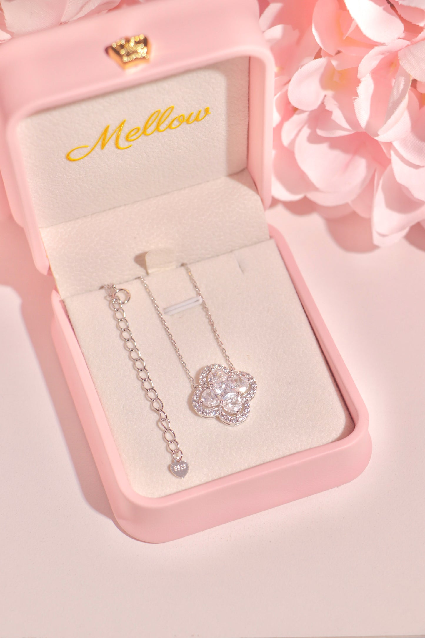 Clovelle necklace