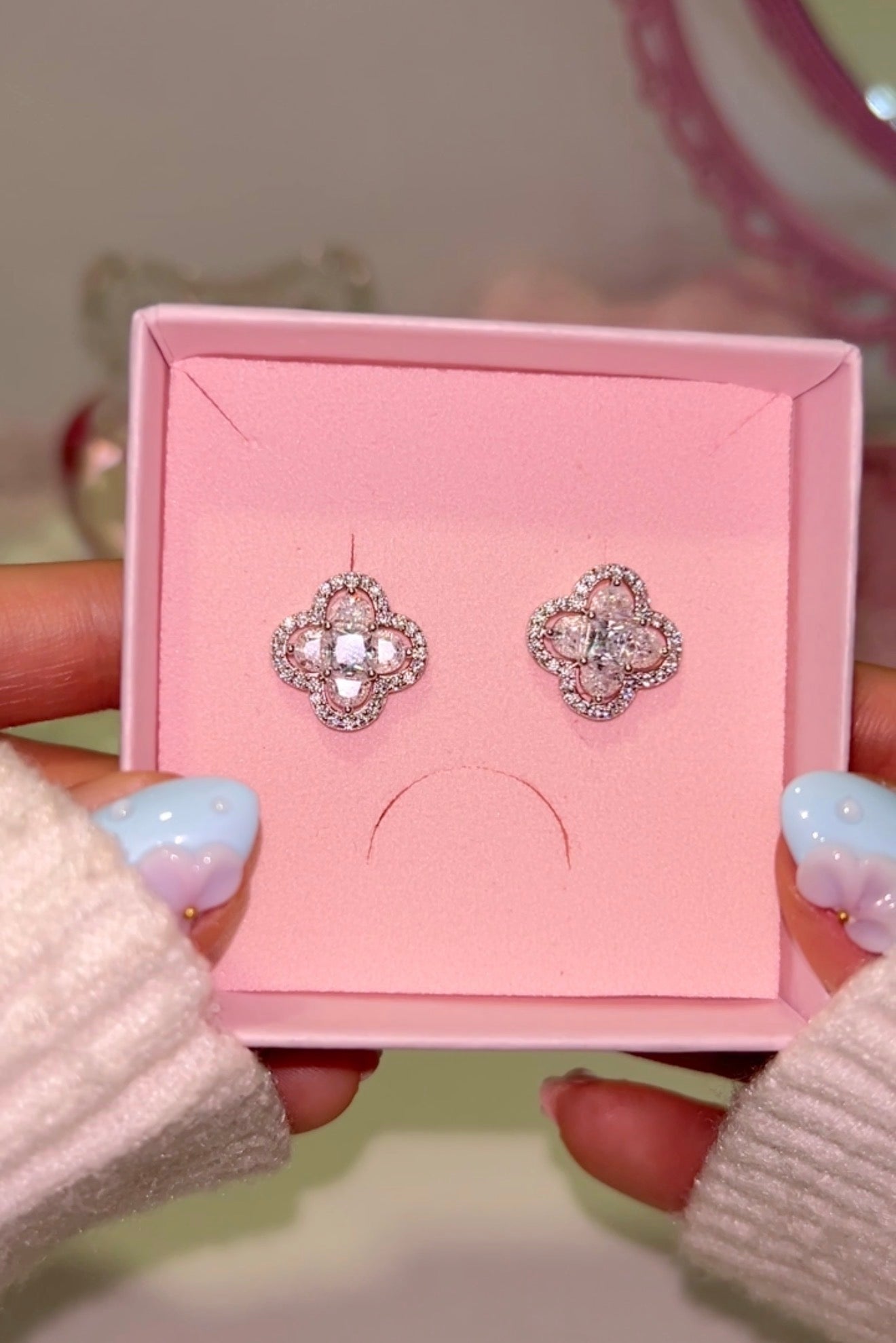 Clovelle studs