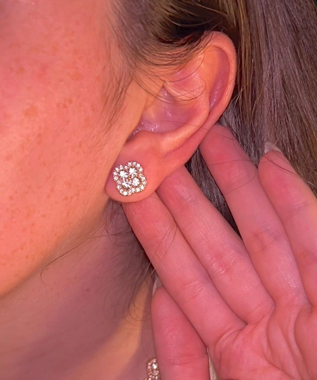 Clovisse studs
