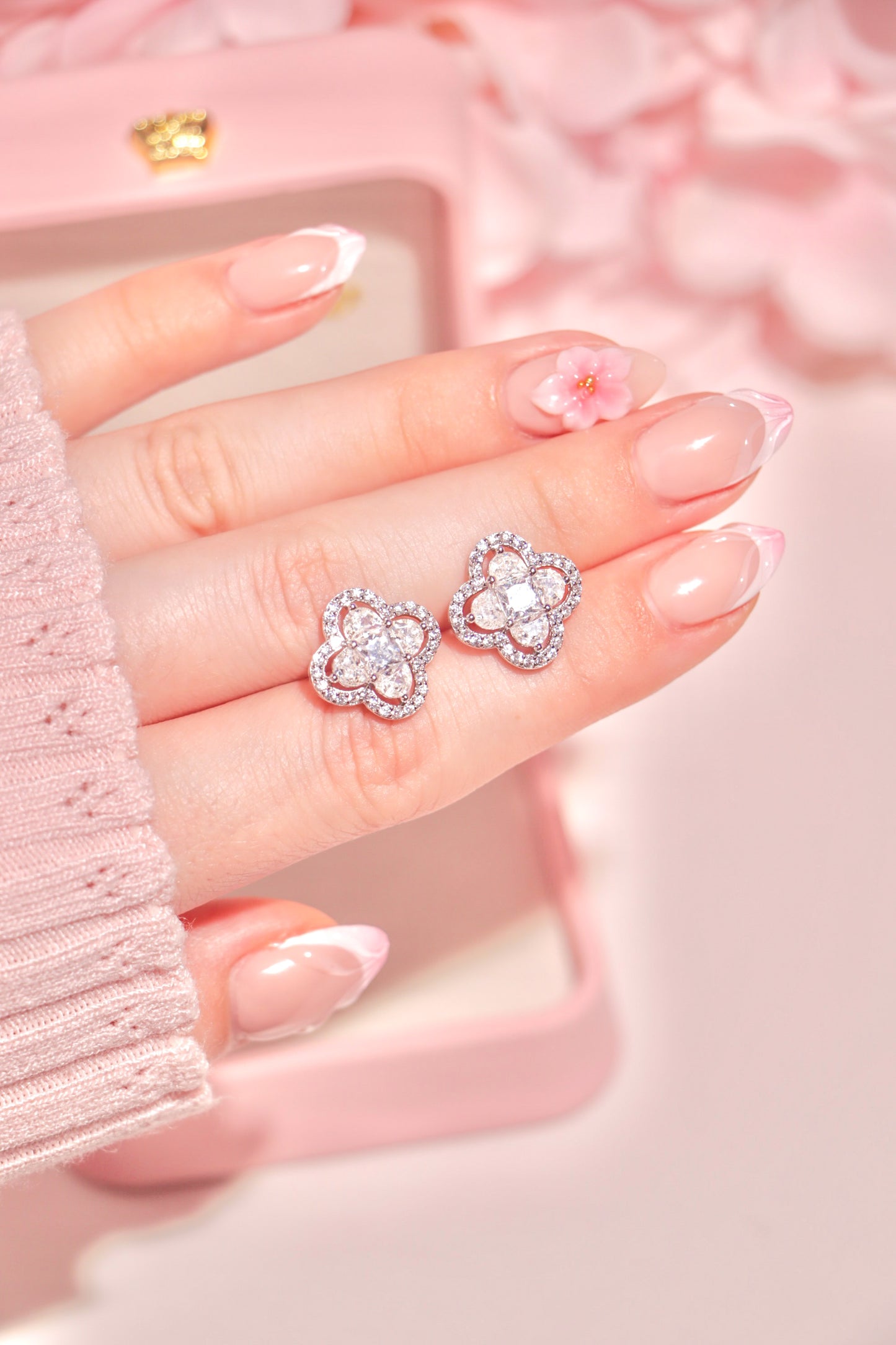 Clovelle studs