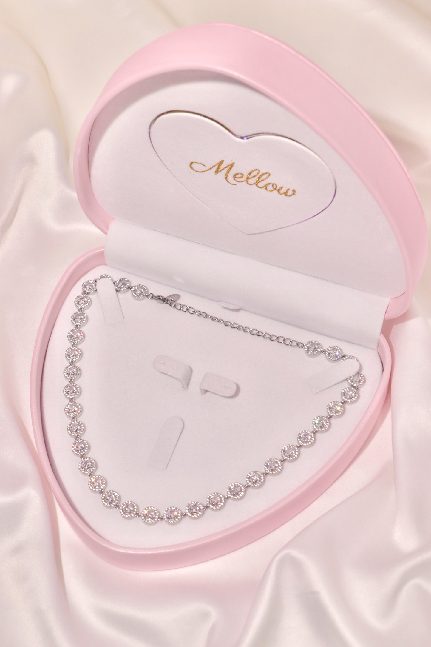 Dazzling Luxe necklace