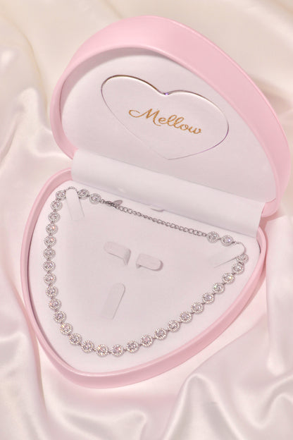 Dazzling Luxe necklace