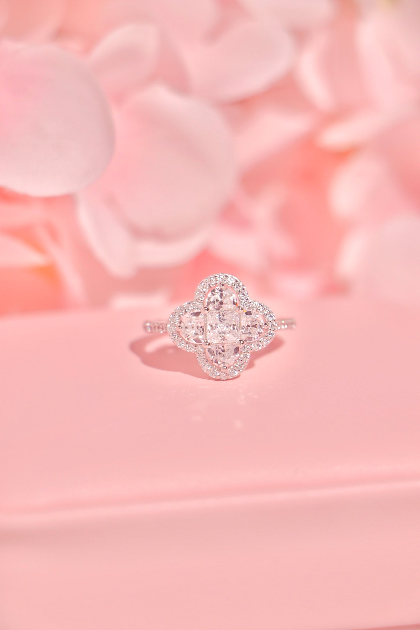 Clovelle ring
