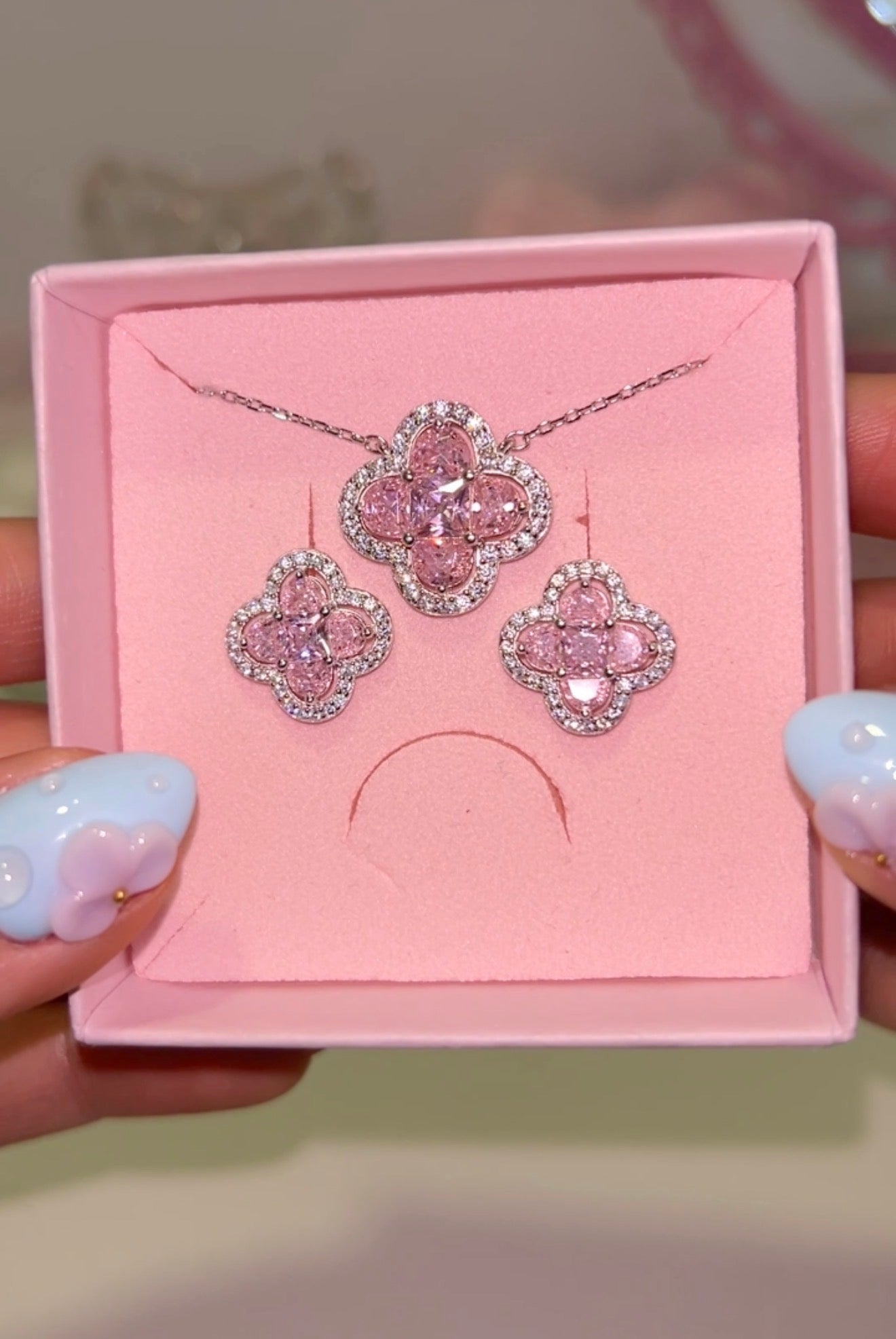 Clovelle set