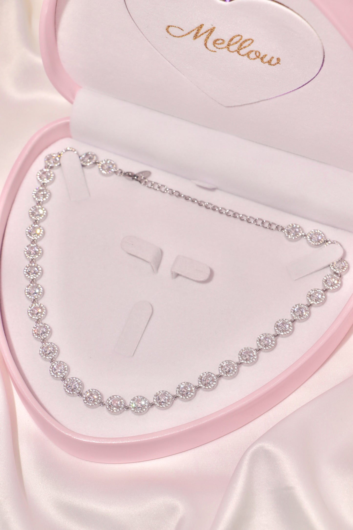 Dazzling Luxe necklace
