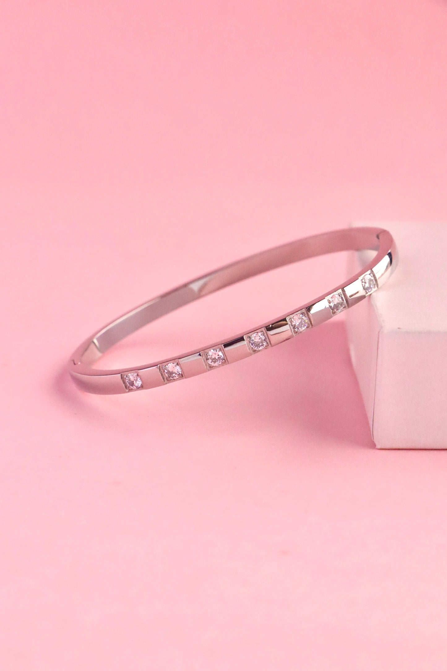 Glimmer bangle