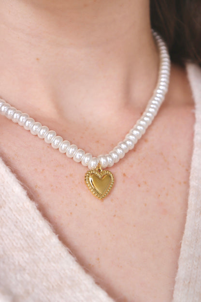 Pearl Kissed necklace