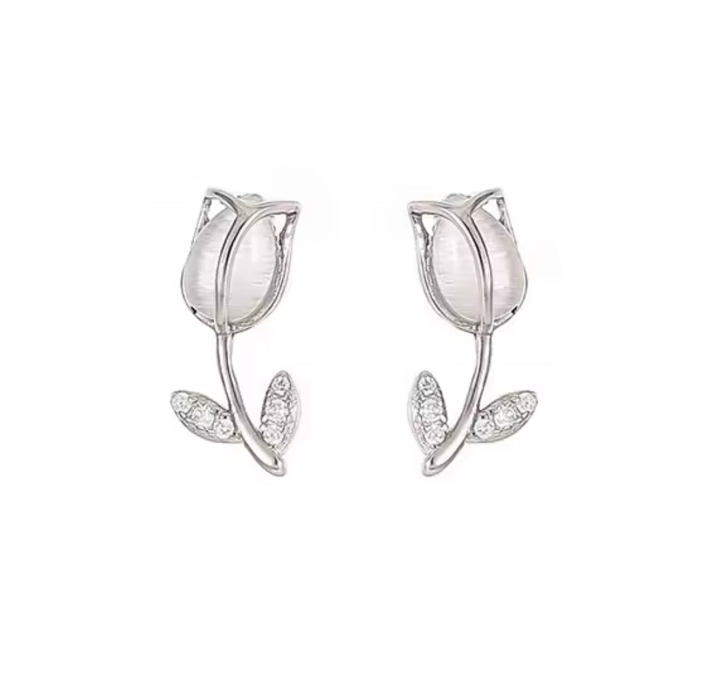 Tulip studs