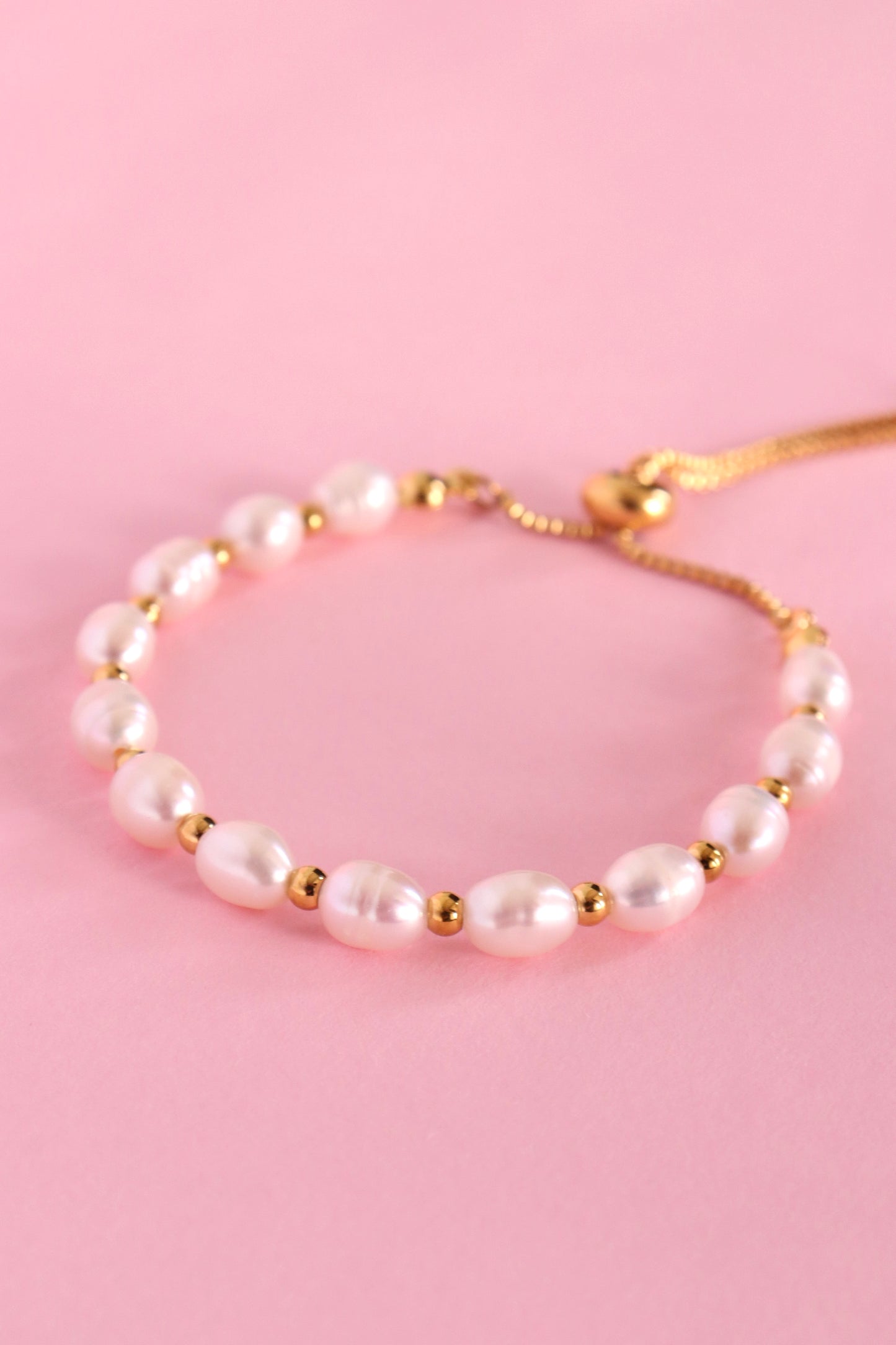 Dainty Pearl bracelet