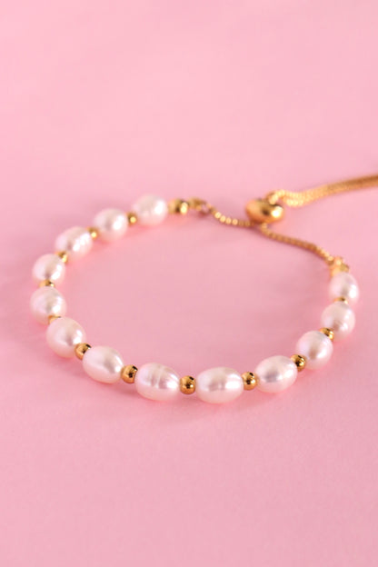 Dainty Pearl bracelet